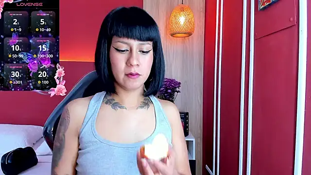 Snapshot of Valkiria_wine chatting on March 28, 1:33 pm Valkiria wine online show from March 28, 1:33 pm