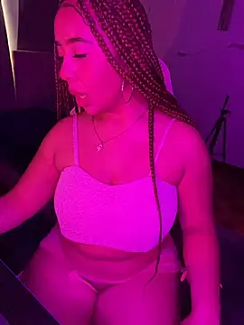 MorenaQueen- online show from March 30, 9:38 pm