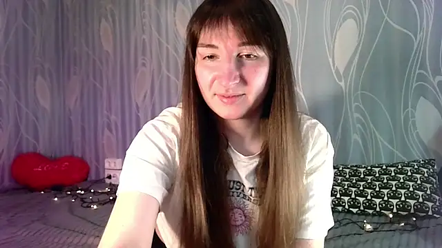 Birdie Kiss online show from May 18, 1:28 pm