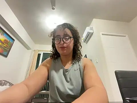 yassiestar online show from March 8, 3:05 pm