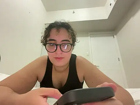 yassiestar online show from March 30, 5:14 pm