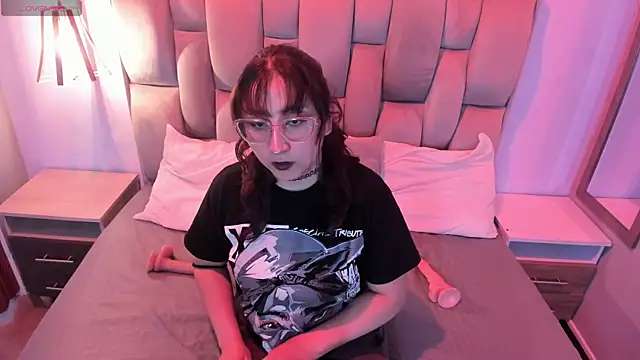 Maddie-LesYoux online show from March 14, 11:48 am