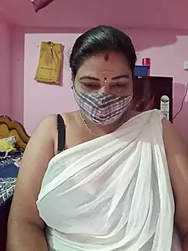 Snapshot of tamil_lathikaaa chatting on May 14, 1:45 am tamil lathikaaa online show from May 14, 1:45 am