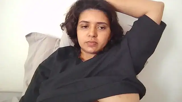 Snapshot of midsize_94 chatting on March 15, 4:24 pm midsize 94 online show from March 15, 4:24 pm