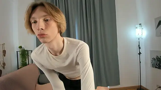 SilverFeral online show from March 13, 5:47 am