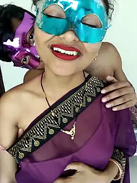Snapshot of Sweet_Cpl_ chatting on April 9, 3:39 am Sweet Cpl online show from April 9, 3:39 am