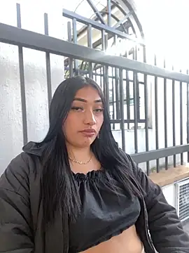 Snapshot of GeorgiaPink_ chatting on April 1, 10:29 pm GeorgiaPink online show from April 1, 10:29 pm