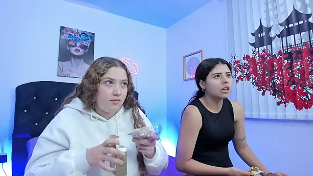 Snapshot of valeria_and_zoe chatting on March 9, 1:37 pm valeria and zoe online show from March 9, 1:37 pm