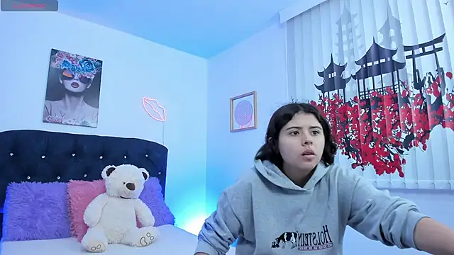 Snapshot of valeria_and_zoe chatting on March 27, 3:01 pm valeria and zoe online show from March 27, 3:01 pm