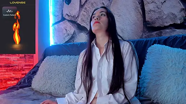 Snapshot of _Macadamiia_ chatting on March 21, 2:38 am Macadamiia online show from March 21, 2:38 am