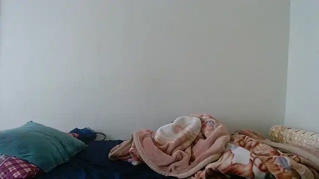 Snapshot of Freakycandy02 chatting on March 21, 8:19 am Freakycandy02 online show from March 21, 8:19 am