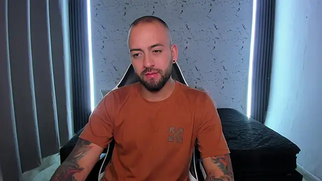 Jacke Taylor1 online show from April 1, 3:51 am