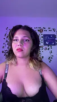 Snapshot of aurora_bela chatting on March 12, 1:45 am aurora bela online show from March 12, 1:45 am