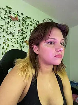 Snapshot of aurora_bela chatting on March 20, 12:21 pm aurora bela online show from March 20, 12:21 pm