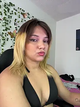 Snapshot of aurora_bela chatting on March 24, 5:07 pm aurora bela online show from March 24, 5:07 pm