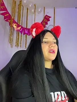 Snapshot of aurora_bela chatting on April 1, 4:46 am aurora bela online show from April 1, 4:46 am