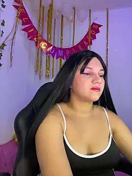 Snapshot of aurora_bela chatting on April 2, 4:32 am aurora bela online show from April 2, 4:32 am