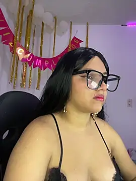 Snapshot of aurora_bela chatting on April 4, 12:20 am aurora bela online show from April 4, 12:20 am