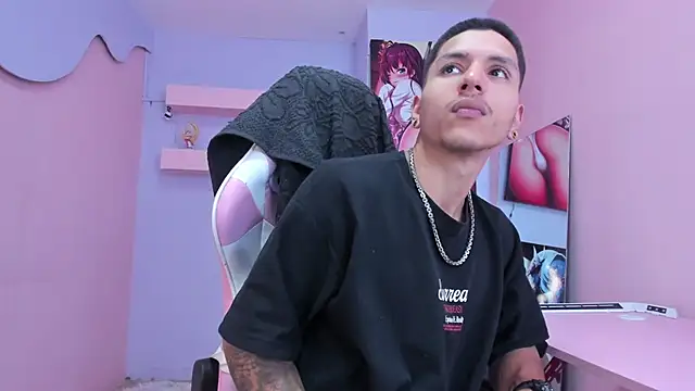 DanteLuxx online show from May 17, 3:48 am