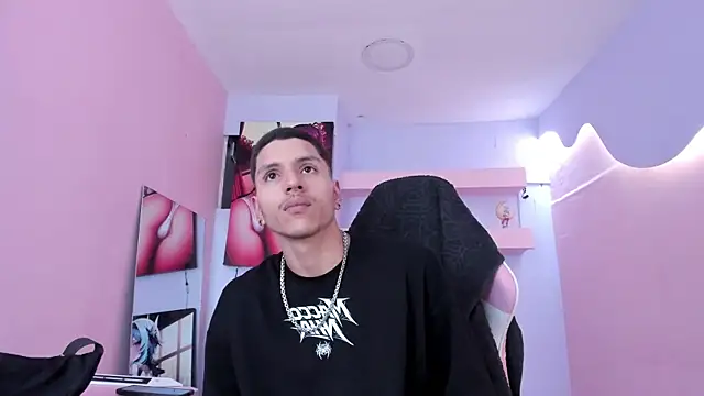 DanteLuxx online show from May 18, 3:46 am