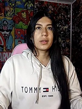 Snapshot of charlottte_wh chatting on April 4, 7:50 am charlottte wh online show from April 4, 7:50 am