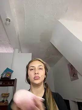 Snapshot of SamanthaVega_ chatting on March 19, 4:55 pm SamanthaVega online show from March 19, 4:55 pm