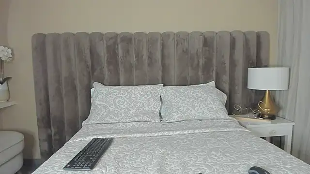 Snapshot of SofiBaez chatting on April 4, 4:22 am SofiBaez online show from April 4, 4:22 am