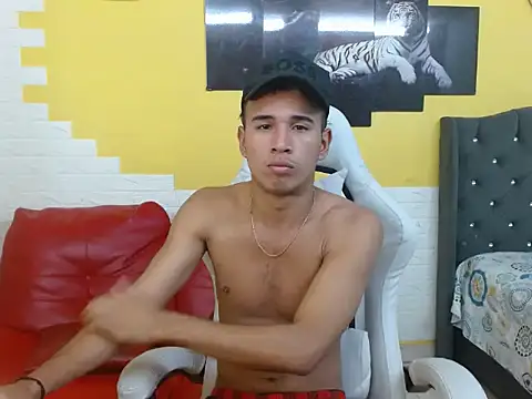 Snapshot of Damondark chatting on March 28, 5:45 pm Damondark online show from March 28, 5:45 pm