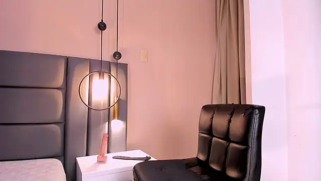 Snapshot of AitanaSantoss chatting on March 18, 10:57 pm AitanaSantoss online show from March 18, 10:57 pm