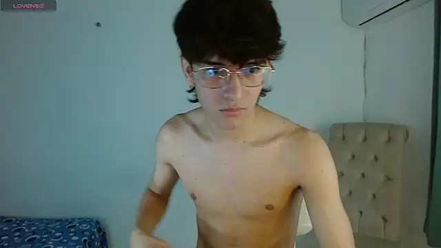 noah millerx online show from May 6, 3:57 am