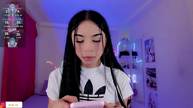 IamAndrea01 online show from May 7, 7:58 am