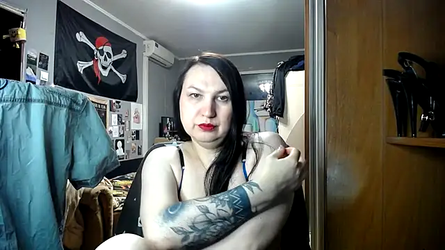 Snapshot of EvaBeautyXx chatting on March 17, 7:06 pm EvaBeautyXx online show from March 17, 7:06 pm