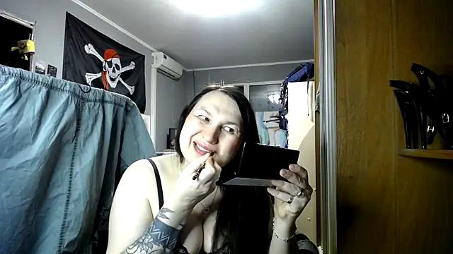 Snapshot of EvaBeautyXx chatting on March 24, 9:09 pm EvaBeautyXx online show from March 24, 9:09 pm