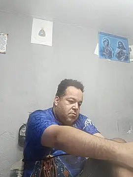 Snapshot of UrsoBissexualPauGrosso chatting on May 2, 3:00 am UrsoBissexualPauGrosso online show from May 2, 3:00 am
