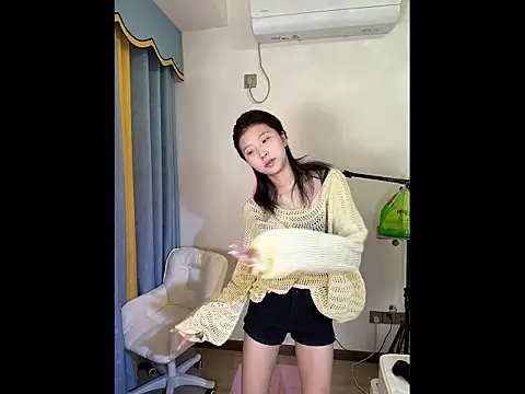 Y--F--LOVE online show from March 13, 3:51 pm