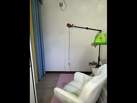 Y--F--LOVE online show from March 19, 2:21 pm