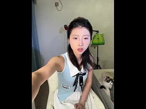 Y--F--LOVE online show from March 22, 3:26 pm