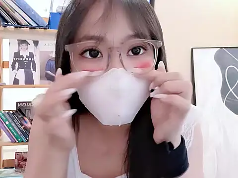 Snapshot of LeNaLyy chatting on March 17, 12:48 am LeNaLyy online show from March 17, 12:48 am