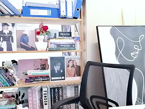 Snapshot of LeNaLyy chatting on March 18, 1:42 am LeNaLyy online show from March 18, 1:42 am