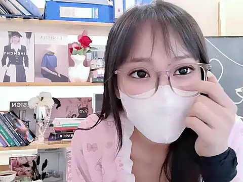 Snapshot of LeNaLyy chatting on March 22, 1:53 am LeNaLyy online show from March 22, 1:53 am