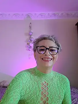 LunaBlaise online show from May 6, 7:24 am