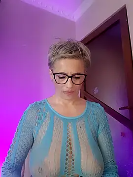 LunaBlaise online show from May 9, 6:29 am