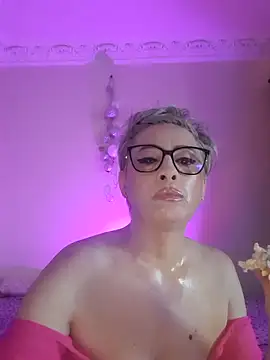 LunaBlaise online show from May 12, 6:43 am