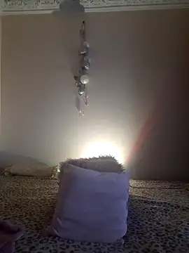 LunaBlaise online show from May 13, 8:01 am