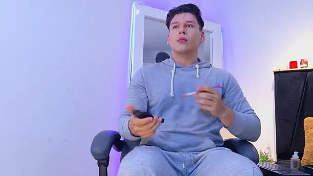 NIKLAS BRAUNN01 online show from April 6, 11:33 am