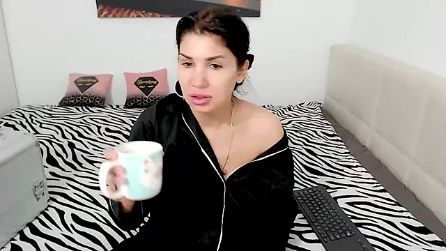 Snapshot of NickyHotXO chatting on April 7, 4:57 am NickyHotXO online show from April 7, 4:57 am