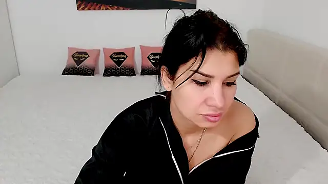 Snapshot of NickyHotXO chatting on April 8, 4:23 am NickyHotXO online show from April 8, 4:23 am