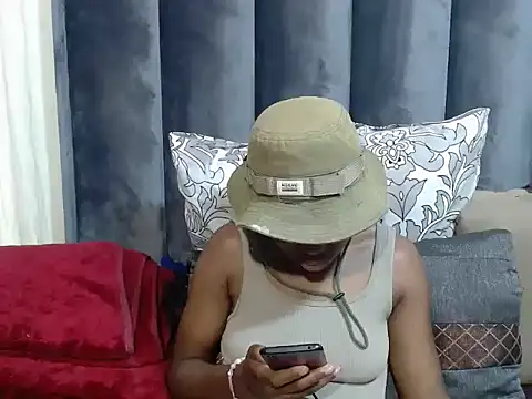 DarkchocolateXxc online show from April 2, 1:09 pm