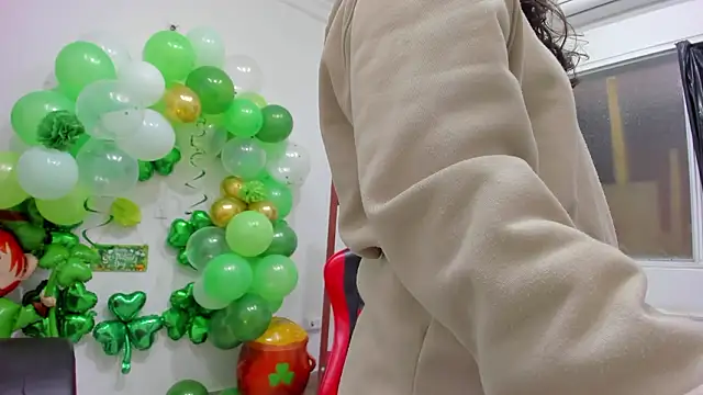 MiaBella and Max online show from March 19, 11:58 am