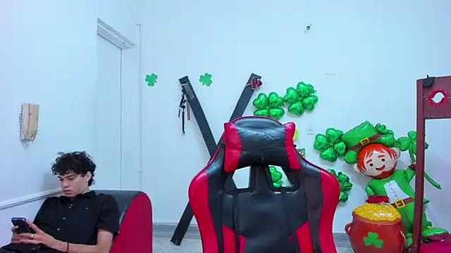 MiaBella and Max online show from March 21, 12:10 pm